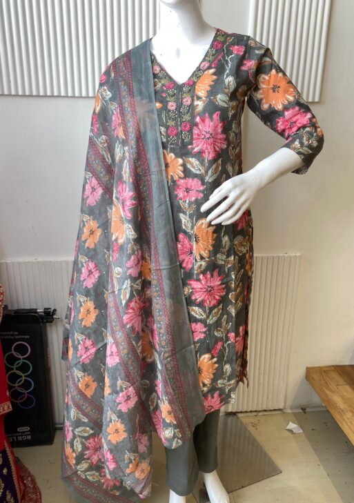Grey Floral Print Kurti Set