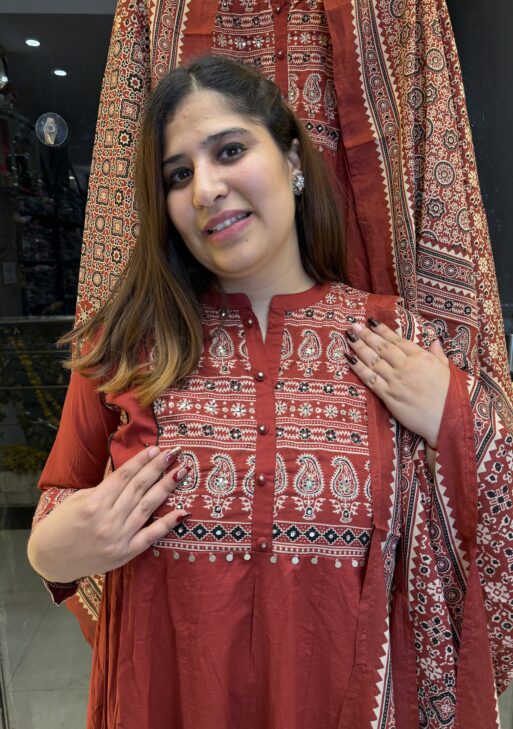 Pure Mull Cottan Dark Mehroon A-Line Straight Kurti With Paints & Dupatta Set